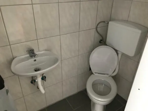 Апартаменти Arbeiterwohnungen Hauptbahnhof Грац